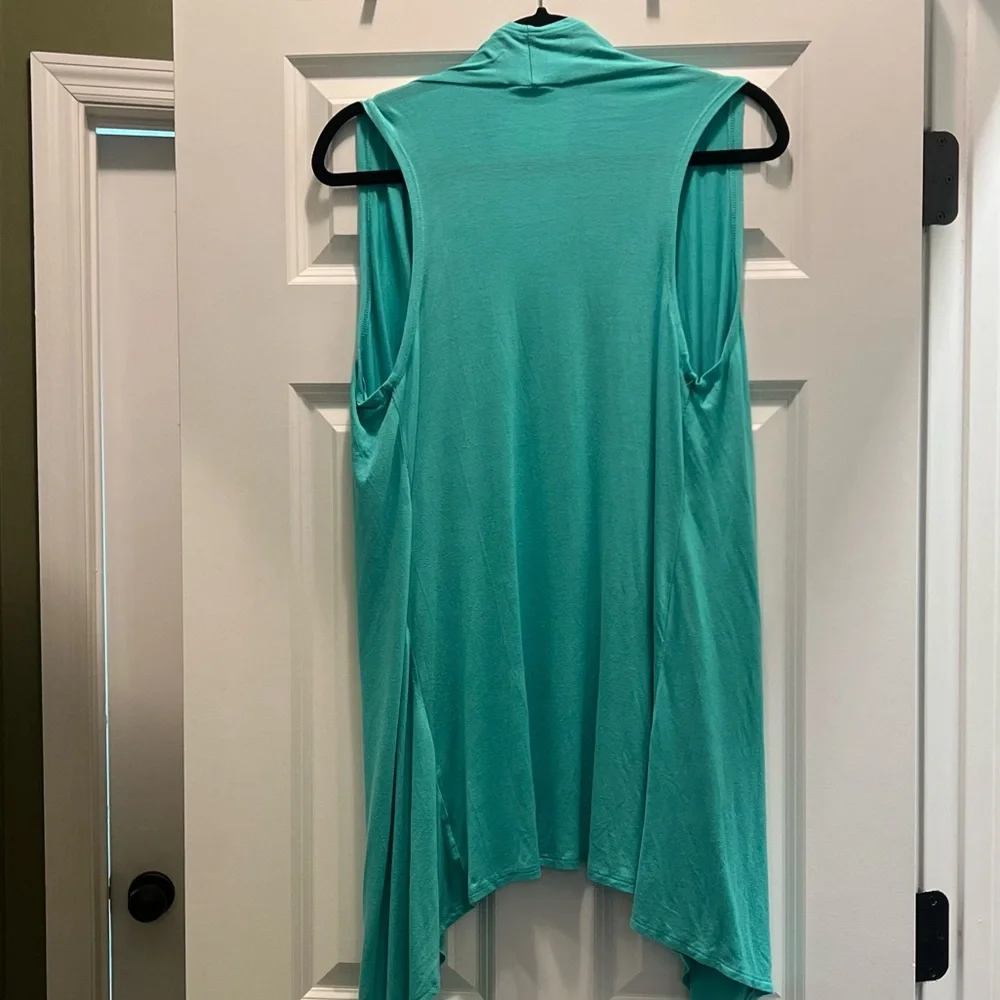 3/$19 Zenana outfitters teal sleeveless open front cardigan top